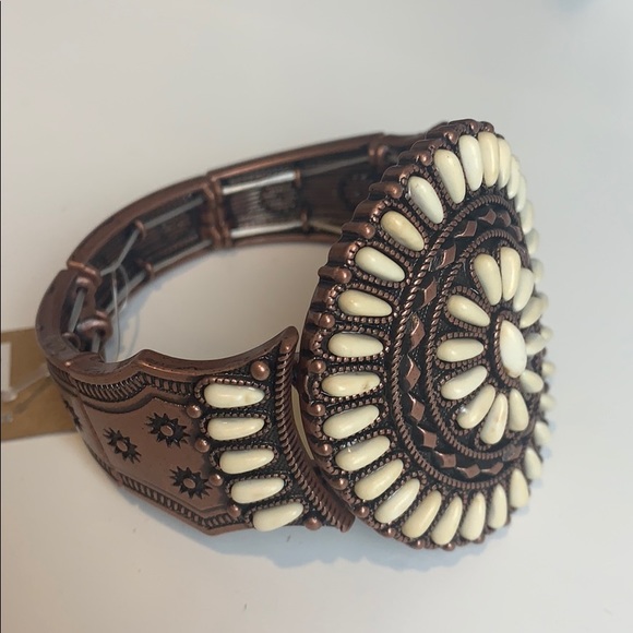 Boho Howlite Squash Blossom Stretch Bracelet - Picture 3 of 5